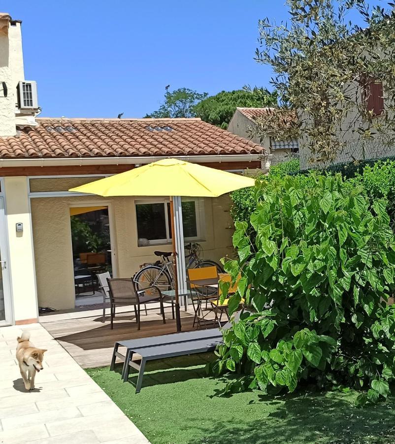 Holiday home Maisonnette Calme Avec Jardinet *